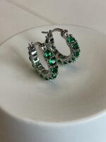 orecchini-a-cerchietti-pietre-verdi