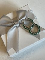 orecchini-a-cerchietti-pietre-verdi