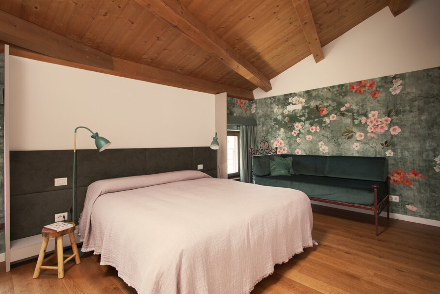 bloom _007.jpeg bloom _007.jpeg