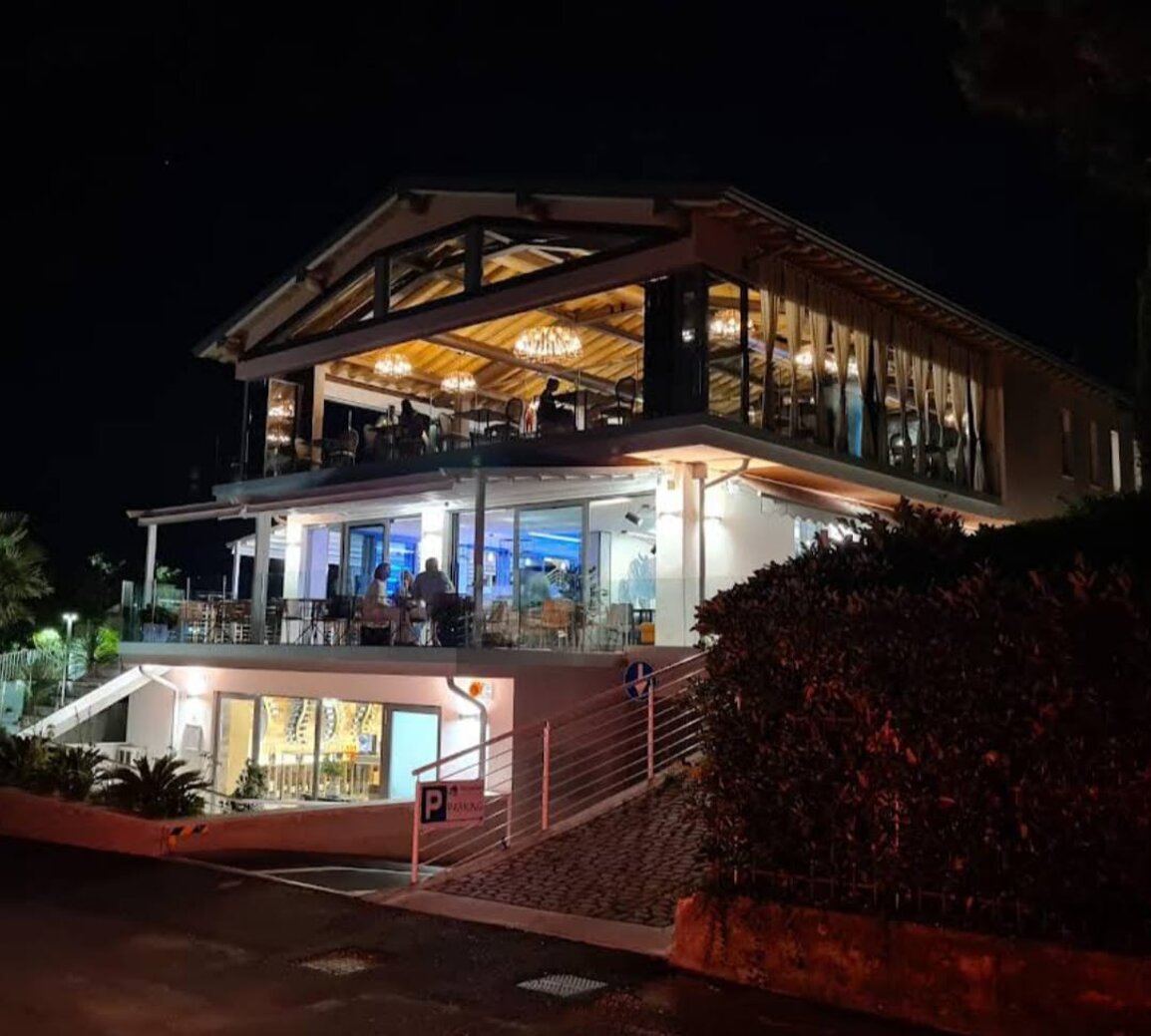 foto esterno.jpeg foto esterno.jpeg