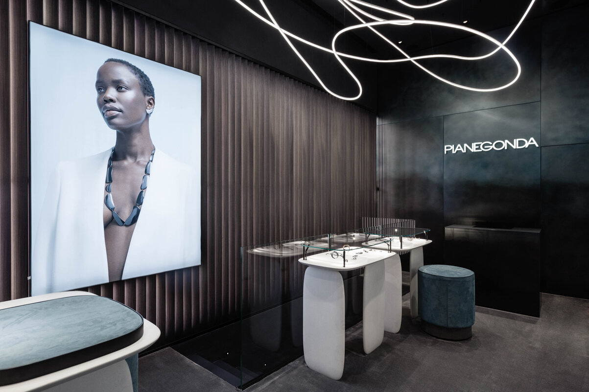 dc1f554f-2270-4e13-998f-1396a49c85c5