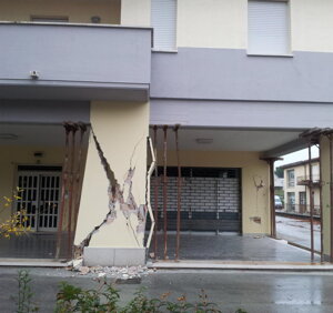 EDIFICIO COMMERCIALE IN SAN SEVERINO MARCHE