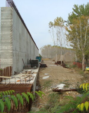 Realizzazione del muro di spalla del Cavalcaferrovia lato vecchia SR429 in Località Molin Nuovo