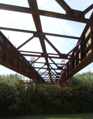 Realizzazione della struttura del Ponte in acciaio calcestruzzo sul Fiume Elsa