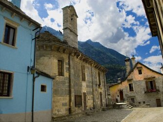 oratoriodisantamartaanno1600localitvarzocentro525mt.