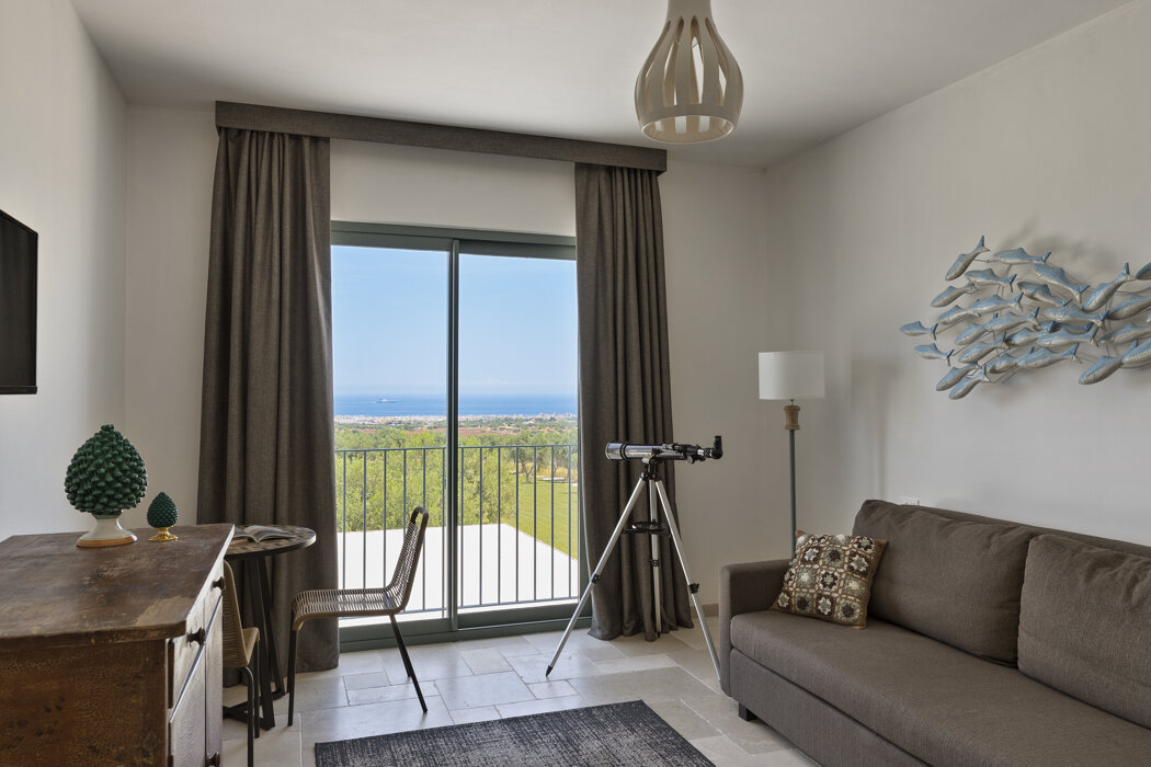 1b2f93f1-0b0b-4631-a045-8a6c3389b11c