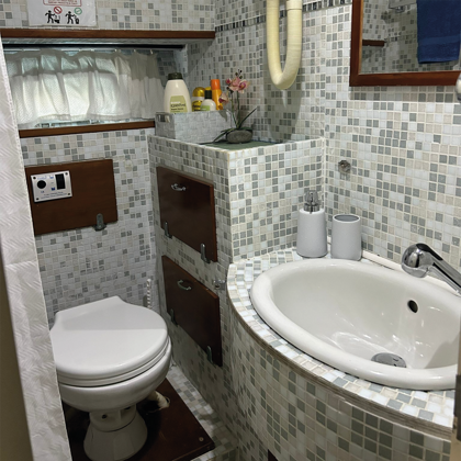 9b335e73-a62a-406c-ac41-9377c09c042f