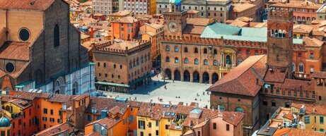 piazza maggiore bologna.jpeg