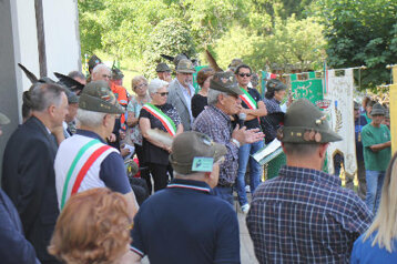 585c0100-ef80-4b60-810f-c9ddbdeb01fd 585c0100-ef80-4b60-810f-c9ddbdeb01fd