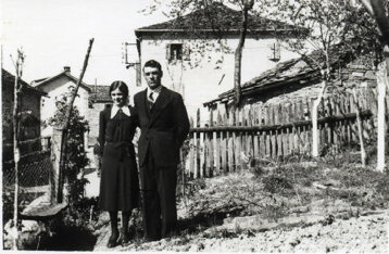 f0bb48a2-915f-4ea5-894e-e827570040a6