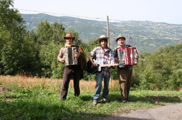 b8e104da-2bcd-49ec-97a9-e539ed8def8b