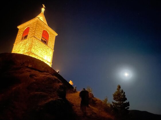 e8d4c9af-6399-46a7-b157-39af10904afe