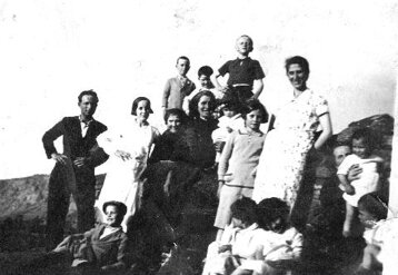 f6bb7303-1b28-47ad-bc77-9d2dde654513