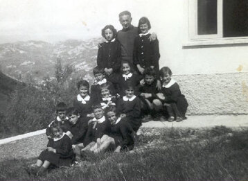 ee7e3ca2-f2b4-407e-8d4b-49758c720f6a