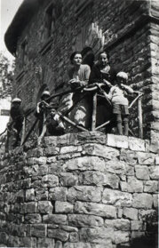 f9d4e8d9-3ccc-49b1-90d5-e782efd157d0