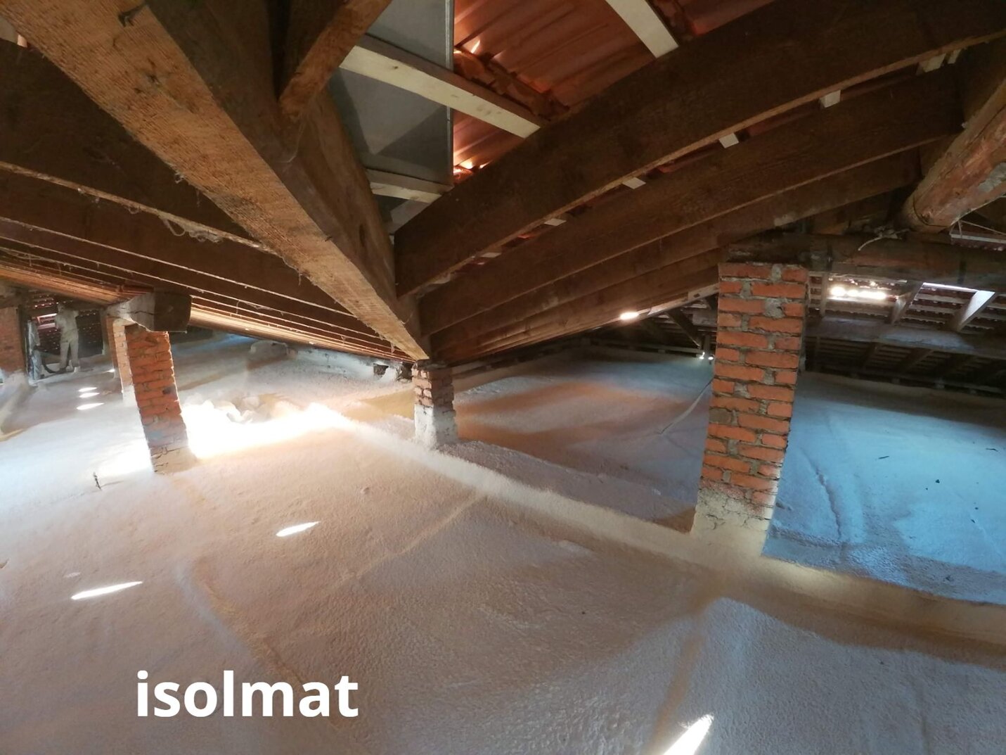 miglior isolamento sottotetto calpestabile con poliuretano a spruzzo ISOLMAT