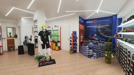 0c9d7f8b-dd8d-444e-9c0f-7c2b2c9ad792