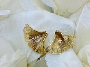 orecchini in oro giallo