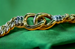Gioielleria Fugazzi Bocciarelli. Catena in oro maglia groumette.