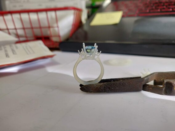 gioielleria fugazzi bocciarelli. realizzazione di un anello in oro bianco, diamanti e acquamarina (3).jpeg