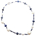 collana-in-sodalite-e-vetro-blu