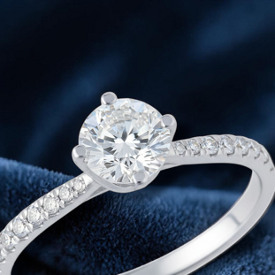 Gioielleria Fugazzi Bocciarelli. Anello solitario oro bianco e diamanti