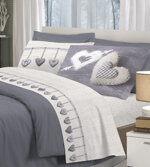 completo-letto-cuori-appesi-beige-rosso-lilla-blu