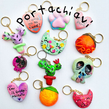 Portachiavi Portachiavi in resina e in tessuto realizzati con co.COOL