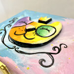 scatolina-con-gatto-e-corona