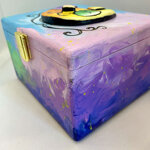 scatolina-con-gatto-e-corona