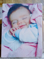 bimbo-che-dorme-e-sorride