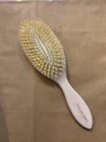 spazzola-per-capelli-in-legno-e-tampico