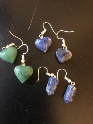 orecchini-pendenti-con-pietre