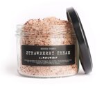 scrub-strawberry-cream