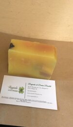 sapone-naturale-al-taglio-cascata-di-petali