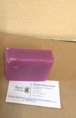 sapone-naturale-al-taglio-con-mora-e-muschio