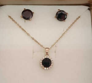 set-di-orecchini-e-collana