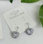 orecchini-a-monachella-brillante-con-cuore