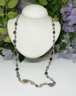 collana-con-pietre-e-vetro