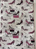 stoffa-scarpe-fondo-bianco