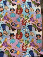 stoffa-principesse-fondo-rosa-e-azzurro