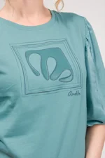 maglietta-con-manica-a-sbuffo-lucida