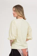 maglietta-con-manica-a-sbuffo-burro-logata