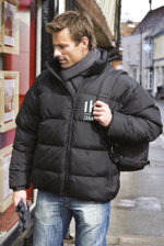 giubbotto-piumino-uomo-nero-con-personalizzazione-logo-ricamato-ihs-art-r181m