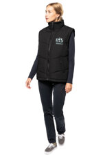 giubbotto-smanicato-unisex-nero-con-personalizzazione-logo-ricamato-ihs-art-k6118