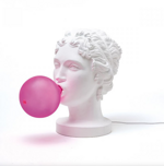 lampada-dea-da-tavolo-in-resina-donna