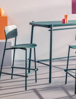 set-da-esterno-di-un-tavolo-alto-e-2-sgabelli-in-alluminio-ker