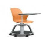 seduta-monoscocca-arancio-girev-con-cestello-e-tavolino-h57