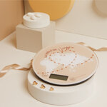 claraluna-2025-bilancia-tonda-decoro-viaggio-dm-185x2-25041