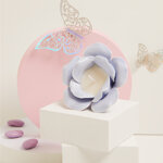 claraluna-2025-rosa-in-porcellana-azzurra-e-candela-95x95x65-25221